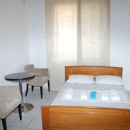 Casa Mia Hotel Sarandë Eksteriør billede